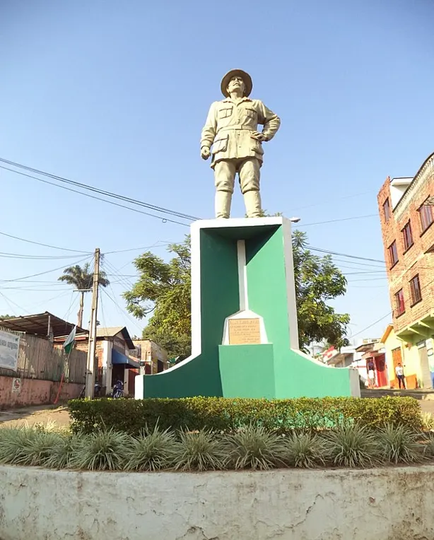 Monumento Emilio Fernández Molina